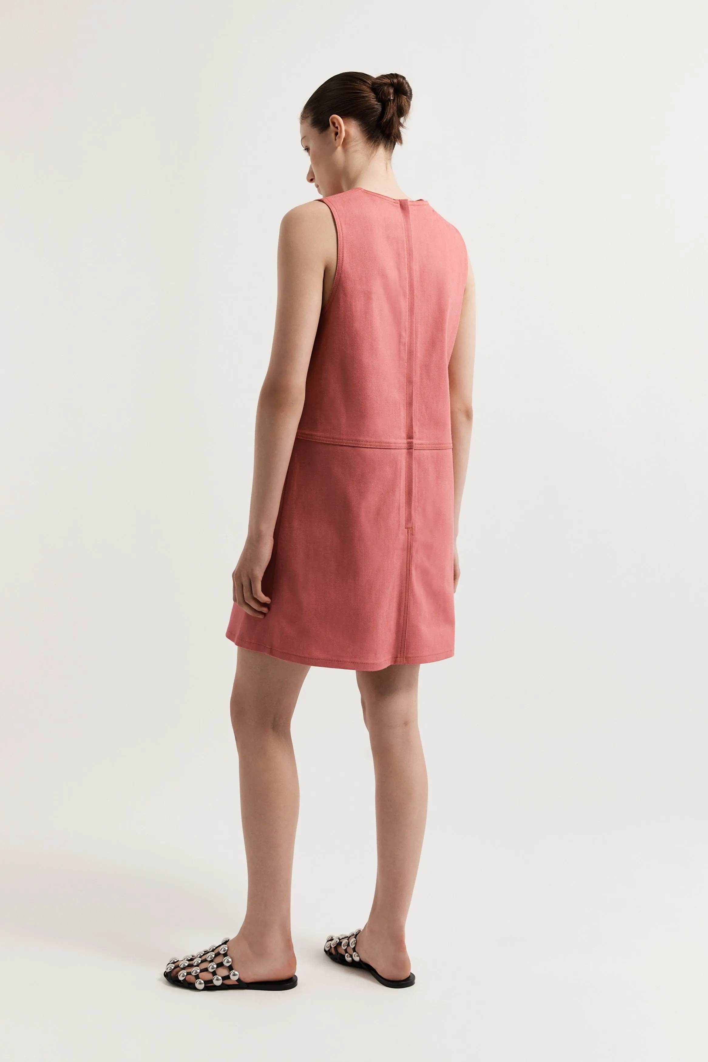 Leo Pinafore