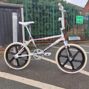 Redline 1988 RL-20b Custom Bike White