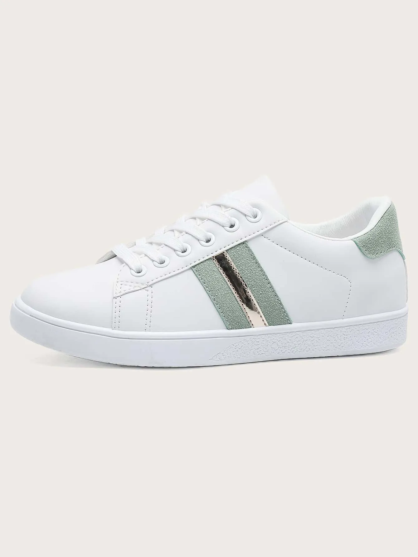 Striped Pattern Lace-up Front Skate Shoes - White - FD ⚡